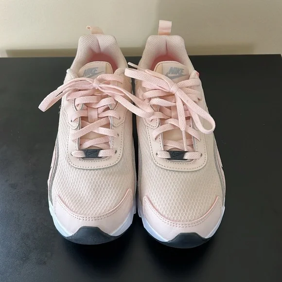 Nike shoes - Picture 4 of 8